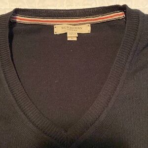 Men’s black Burberry V-neck sweater